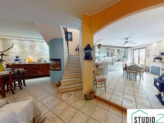 Trilocale in Vendita a Amelia, 200'000€, 247 m²