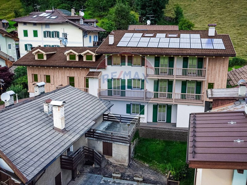 Rustico in Vendita a Predazzo, 490'000€, 505 m², con Box