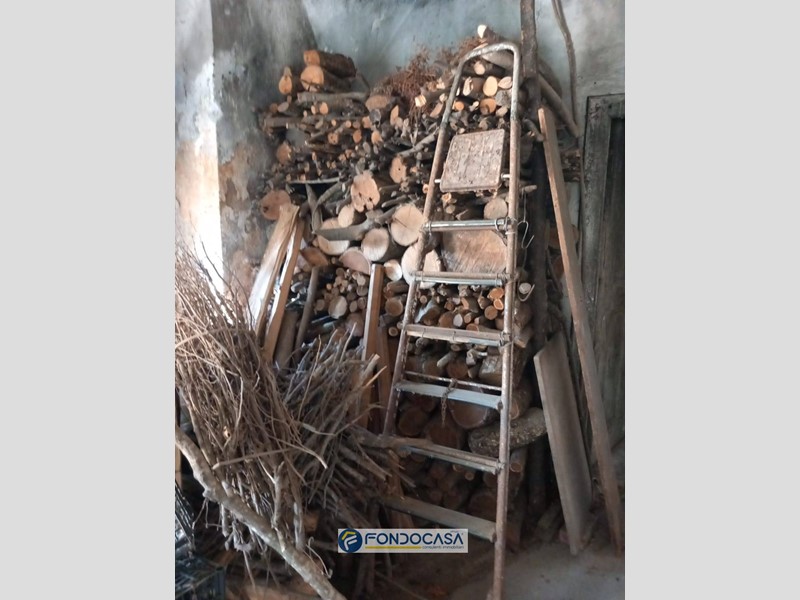 Appartamento in Vendita a Giffoni Valle Piana, 15'000&euro;, 233 m²