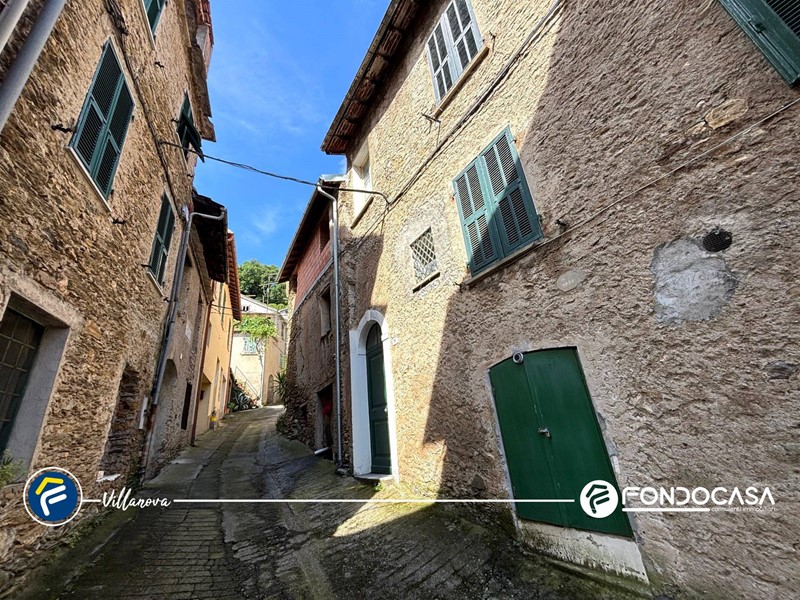Casa Semi Indipendente in Vendita a Pornassio, 59'000€, 80 m²