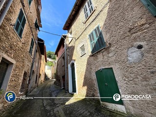 Casa Semi Indipendente in Vendita a Pornassio, 59'000€, 80 m²