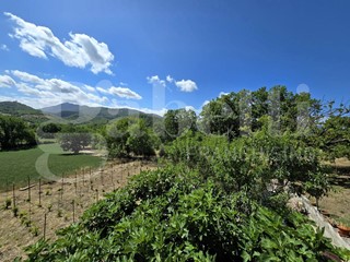 Villa in Vendita a Isernia, 250'000€, 454 m²