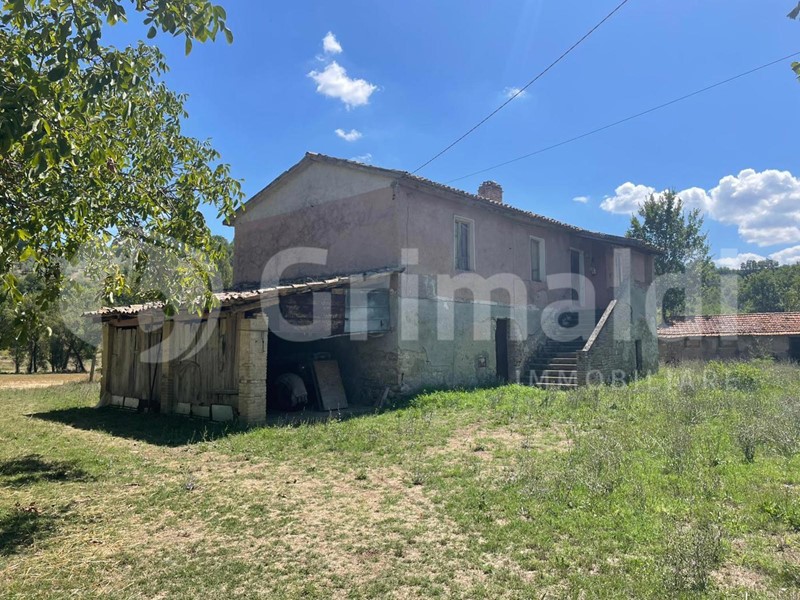 Casa Indipendente in Vendita a Bevagna, 230'000€, 250 m²