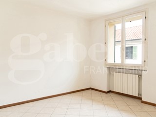 Trilocale in Vendita a Seveso, 125'000€, 64 m²