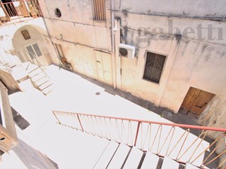 Appartamento in Vendita a Copertino, 95'000€, 230 m²