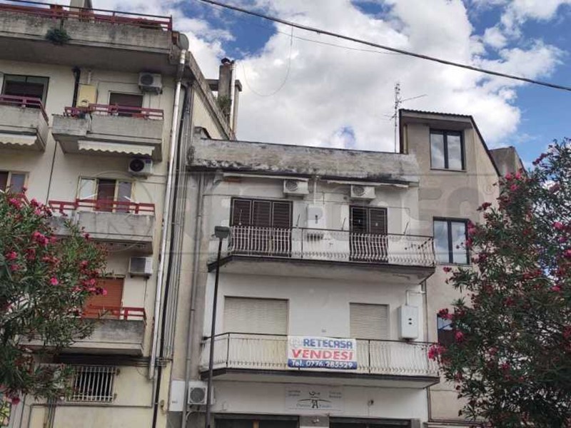 Appartamento in Vendita a Cervaro, 97'000€, 112 m²