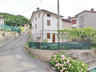 Casa Semi Indipendente in Vendita a Altissimo, 85'000€, 156 m², arredato