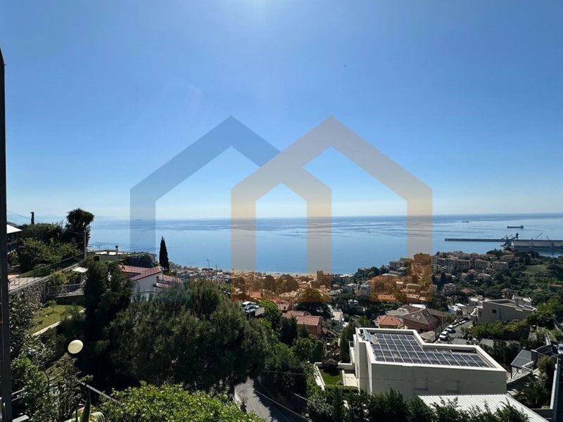 Casa Indipendente in Vendita a Albissola Marina, 1'350'000€, 335 m²