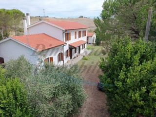 Casa Indipendente in Vendita a Santa Luce, 315'000€, 270 m², con Box