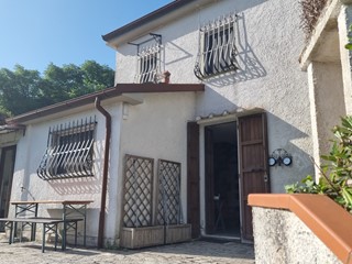 Casa Indipendente in Vendita a Luni, 155'000€, 65 m², arredato