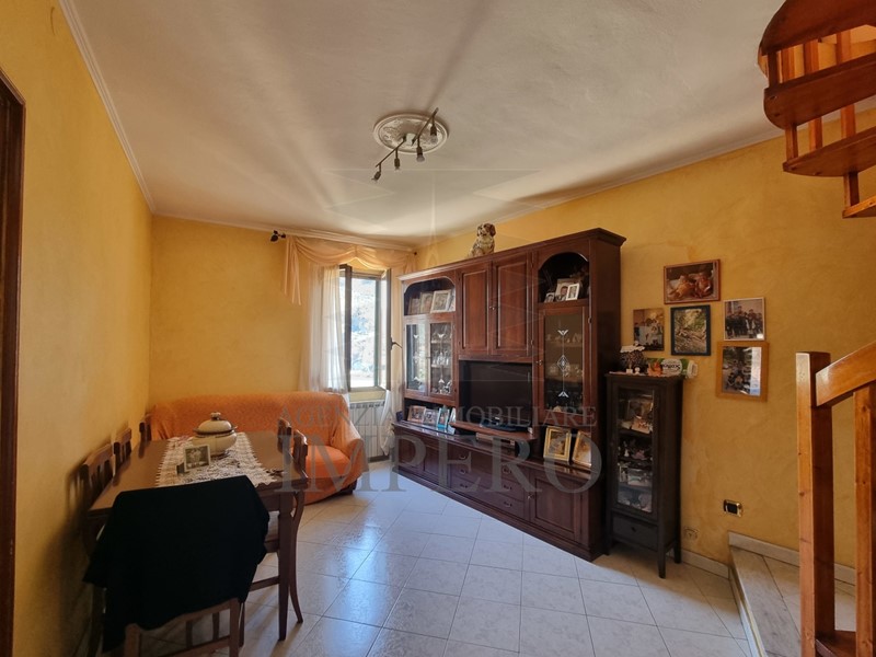 Trilocale in Vendita a Ventimiglia, zona Centro Storico, 160'000€, 77 m²