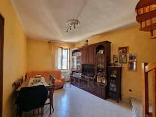 Trilocale in Vendita a Ventimiglia, zona Centro Storico, 160'000€, 77 m²