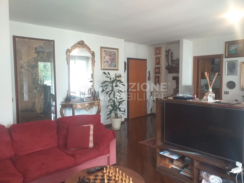 Quadrilocale in Vendita a Albino, 186'000€, 125 m²