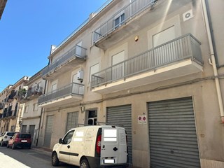 Appartamento in Vendita a Alcamo, zona VIA GALILEO GALILEI, 191'000&euro;, 165 m², con Box