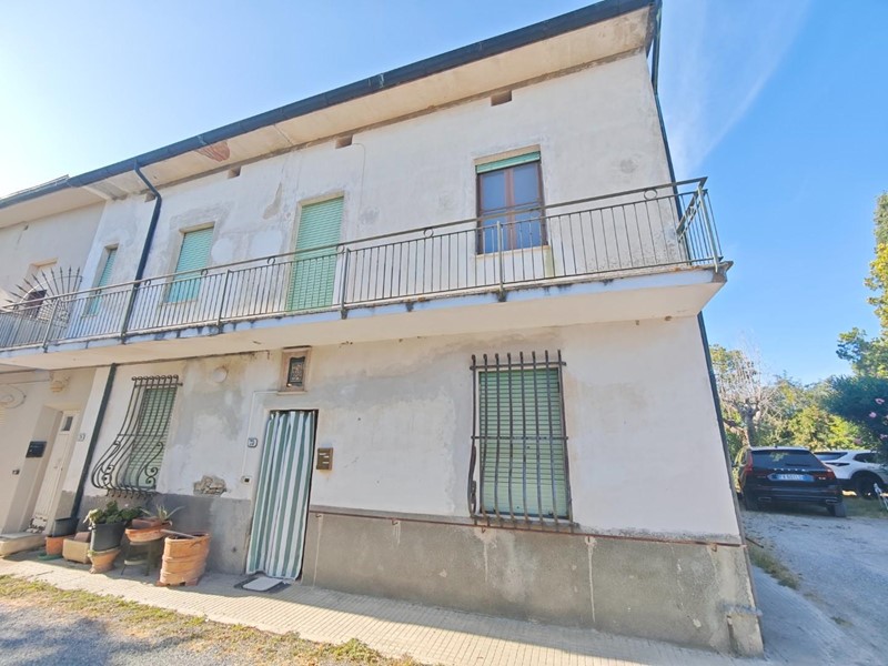 Casa Semi Indipendente in Vendita a Ponsacco, 270'000€, 260 m²