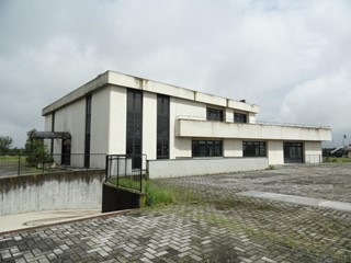 Magazzino in Vendita a Cornate d'Adda, 93'000€, 415 m²