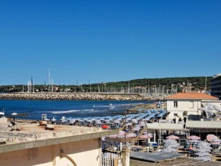 Bilocale in Vendita a Rosignano Marittimo, zona Rosignano Solvay, 185'000€, 50 m²