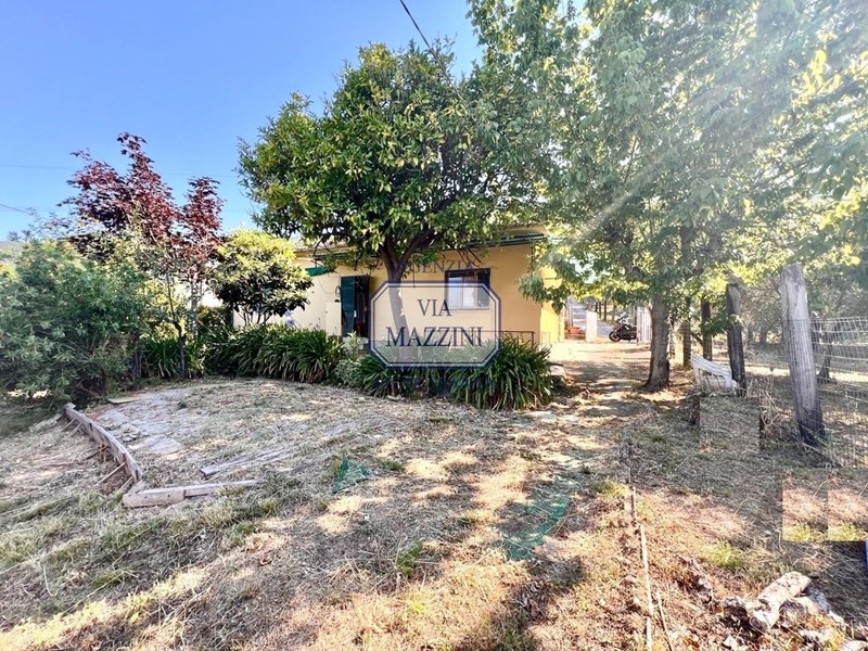 Villa bifamiliare in Vendita a Pietrasanta, zona Strettoia, 300'000€, 100 m²