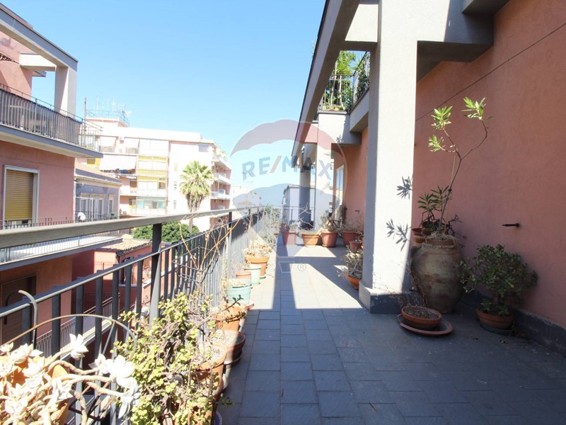 Appartamento in Vendita a Catania, 180'000&euro;, 143 m²
