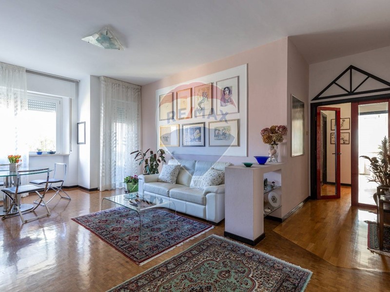 Quadrilocale in Vendita a Falconara Marittima, 208'000€, 140 m²