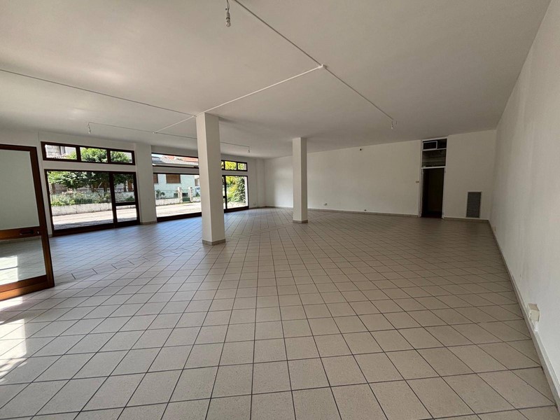 Immobile commerciale in Affitto a Pordenone, 540€, 168 m²