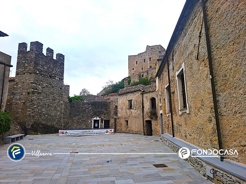 Casa Indipendente in Vendita a Castelvecchio di Rocca Barbena, 79'000€, 178 m²