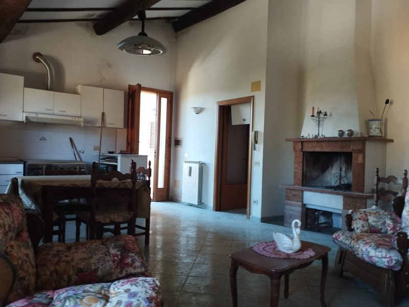 Trilocale in Vendita a San Miniato, 110'000€, 115 m², con Box