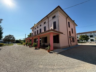 Casa Semi Indipendente in Vendita a Poggio Rusco, 130'000&euro;, 246 m²