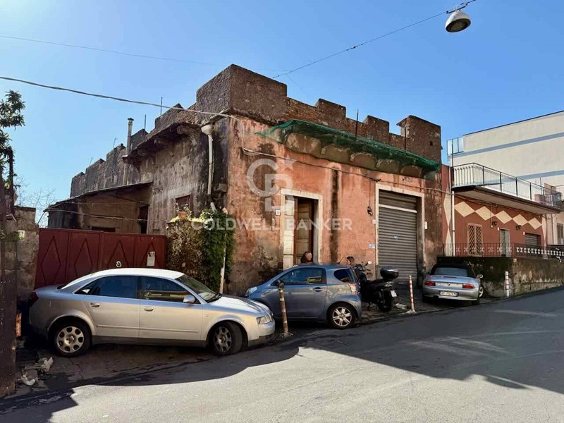 Casa Indipendente in Vendita a Acireale, 150'000€, 200 m²
