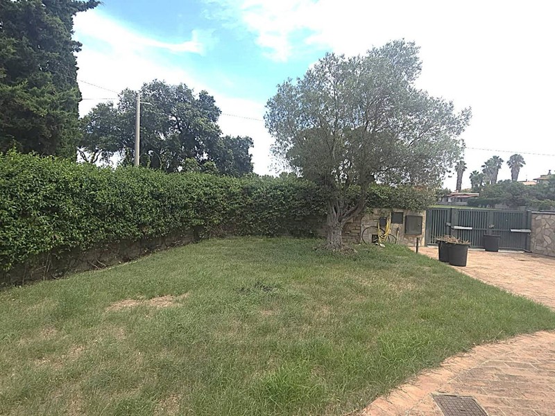 Villa in Vendita a Anzio, 269'000€, 100 m²