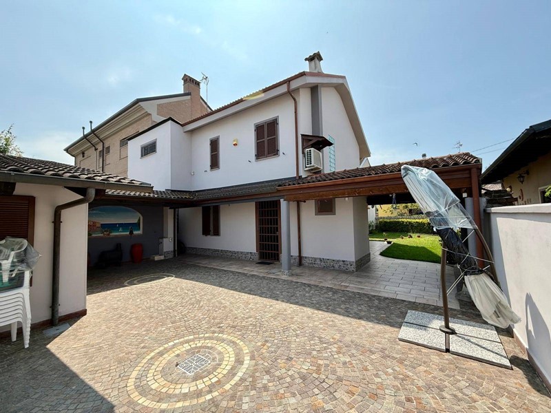 Villa in Vendita a Alessandria, 287'000€, 140 m²