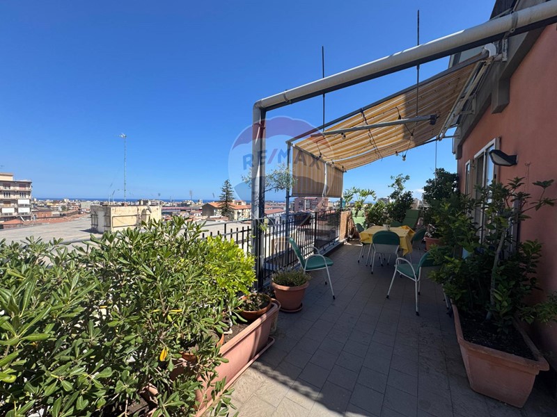 Attico in Vendita a Catania, 170'000&euro;, 132 m²