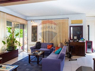 Quadrilocale in Vendita a Tremestieri Etneo, 210'000€, 130 m²