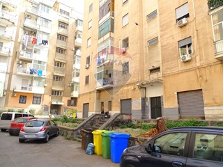 Quadrilocale in Vendita a Catania, 43'000&euro;, 71 m²