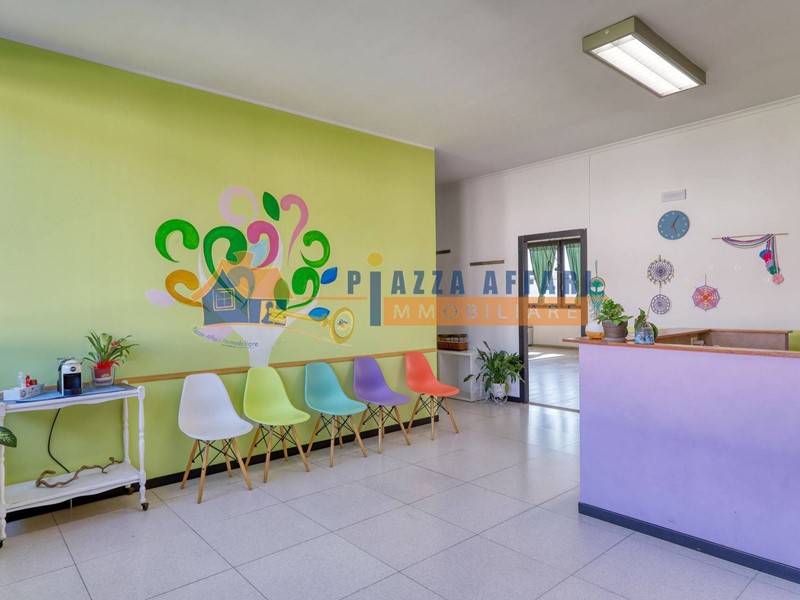 Immobile commerciale in Vendita a Castiglione Olona, 158'000€, 164 m²