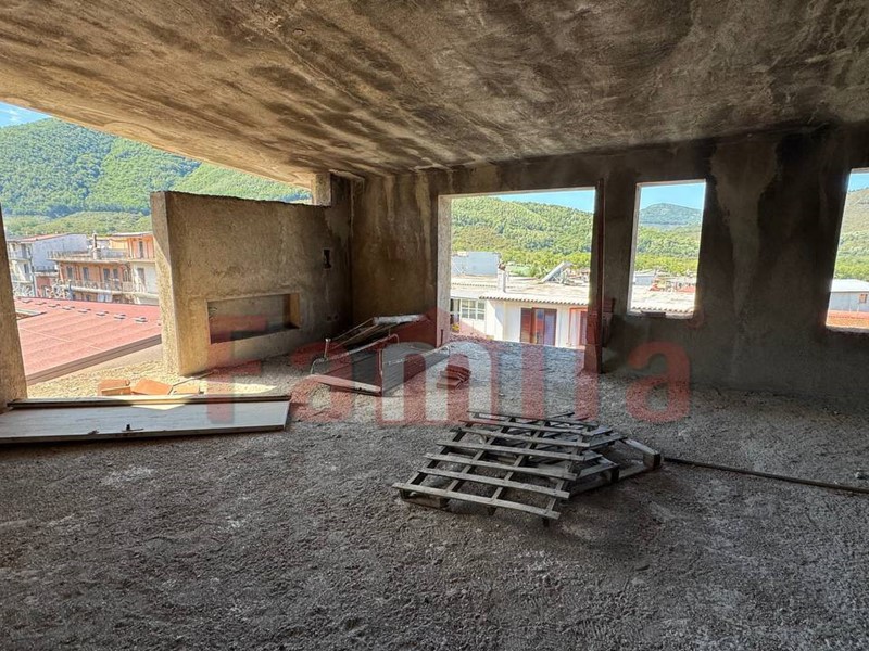 Quadrilocale in Vendita a Mugnano del Cardinale, 44'000€, 132 m²