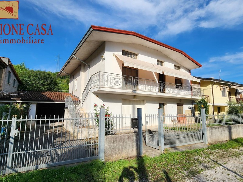 Casa Indipendente in Vendita a Fogliano Redipuglia, 176'000€, 184 m²