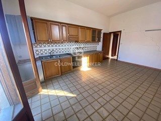 Quadrilocale in Vendita a Aci Sant'Antonio, 92'000€, 86 m², con Box