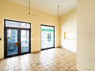 Laboratorio in Vendita a Acireale, 69'000€, 80 m²