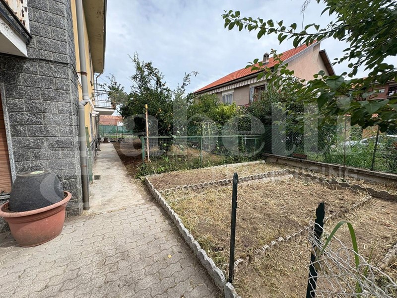 Villa in Vendita a Alpignano, 243'000€, 280 m²