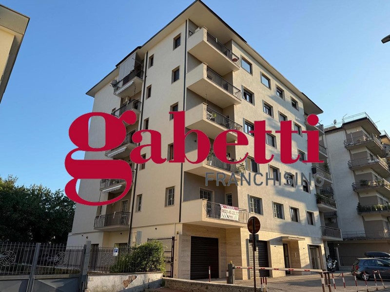 Appartamento in Vendita a Caserta, 270'000€, 162 m²