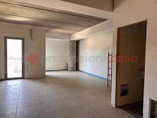 Appartamento in Vendita a Avezzano, 88'000€, 70 m²