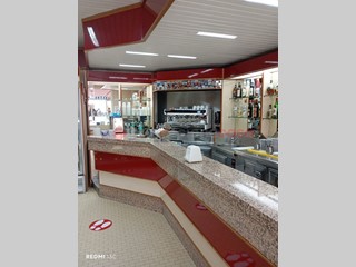 Negozio in Vendita a Frosinone, 179'999€, 200 m²