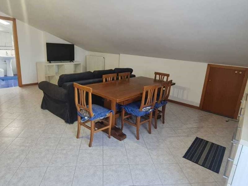 Bilocale in Affitto a Jesi, 700€, 60 m², arredato