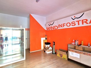 Immobile commerciale in Affitto a Mondragone, zona VIA VITTORIO EMANUELE, 300€, 30 m²