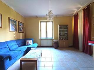 Quadrilocale in Vendita a Barga, zona Fornaci di Barga, 75'000€, 80 m², arredato