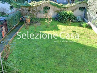 Casa Indipendente in Vendita a Santa Croce sull'Arno, 210'000€, 225 m², con Box