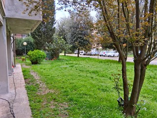 Appartamento in Vendita a Lucca, zona Sant'Anna, 230'000€, 128 m²