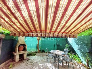 Villetta a schiera in Vendita a Massa, zona Marina di Massa, 200'000&euro;, 70 m², arredato