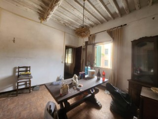 Quadrilocale in Vendita a Lucca, 150'000€, 58 m²